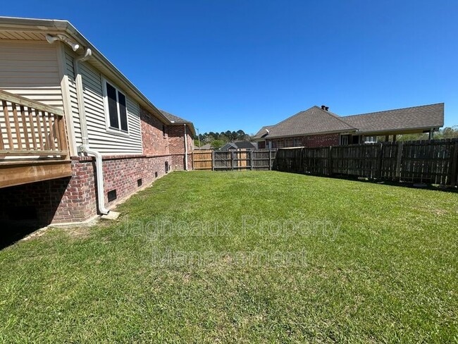 416 Rue Canard in Youngsville, LA - Building Photo - Building Photo