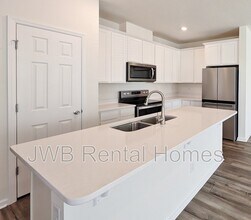 7685 Merchants Way in Jacksonville, FL - Building Photo - Building Photo