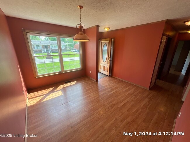 230 S Circlecrest Dr in Louisville, KY - Building Photo - Building Photo