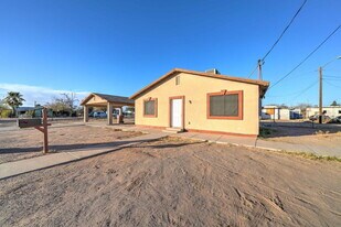 102 Adams St in Coolidge, AZ - Building Photo