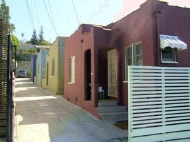944 Hyperion Ave in Los Angeles, CA - Building Photo
