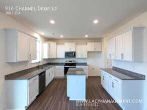 916 Channel Drop Lp in Zebulon, NC - Building Photo - Building Photo