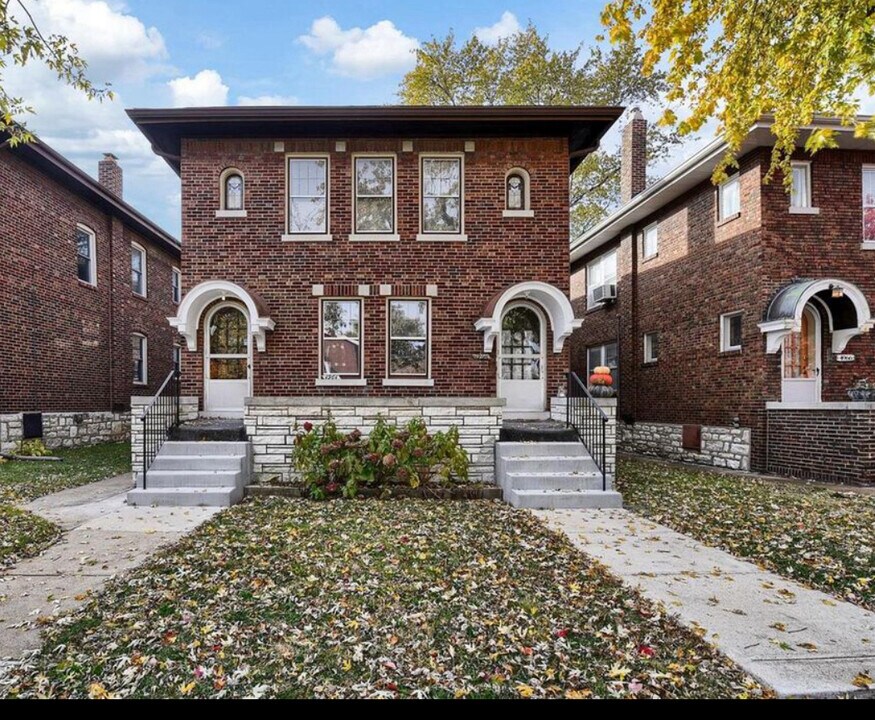 4964 Parker Ave, Unit 2 in St. Louis, MO - Building Photo