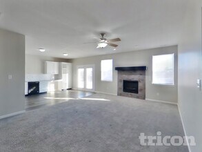 5367 Shamus Dr in Indianapolis, IN - Foto de edificio - Building Photo