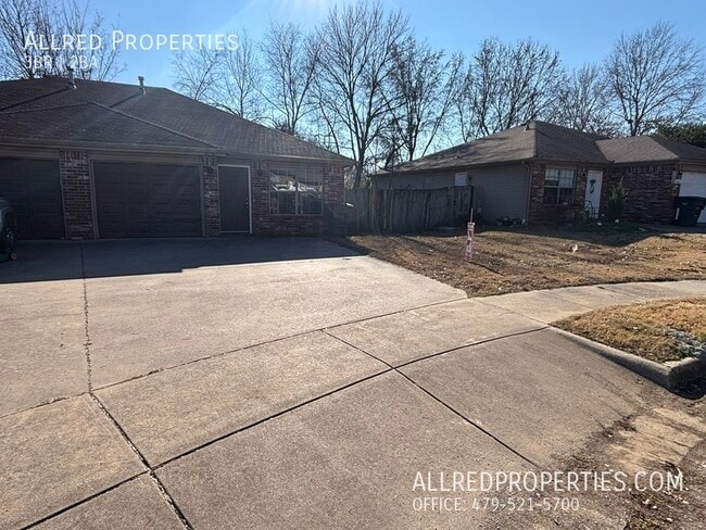property at 1673 Evalyn Cir