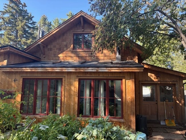 property at 417 W Story St