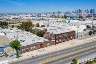 Santa Fe Art Colony in Los Angeles, CA - Foto de edificio - Building Photo