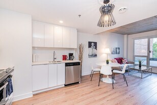 540 Boul. de Maisonneuve E, Unit SI ID1263261P in Montréal, QC - Building Photo