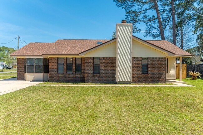 1325 Edenfield Dr in Fort Walton Beach, FL - Building Photo - Building Photo