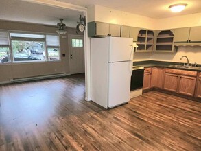 195 Pleasant Ave in Montgomery, NY - Building Photo - Building Photo