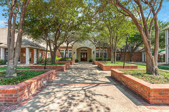 St. Marin in Coppell, TX - Foto de edificio - Building Photo