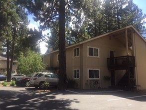 3773 Pioneer Trl in South Lake Tahoe, CA - Building Photo - Building Photo