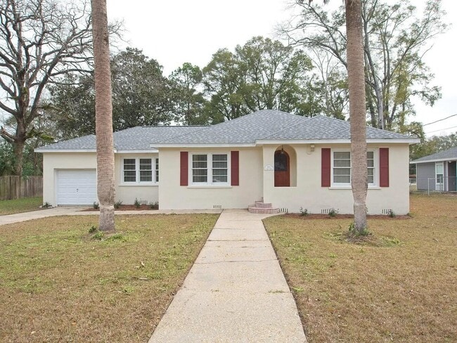 821 Brett St in Crestview, FL - Building Photo - Building Photo