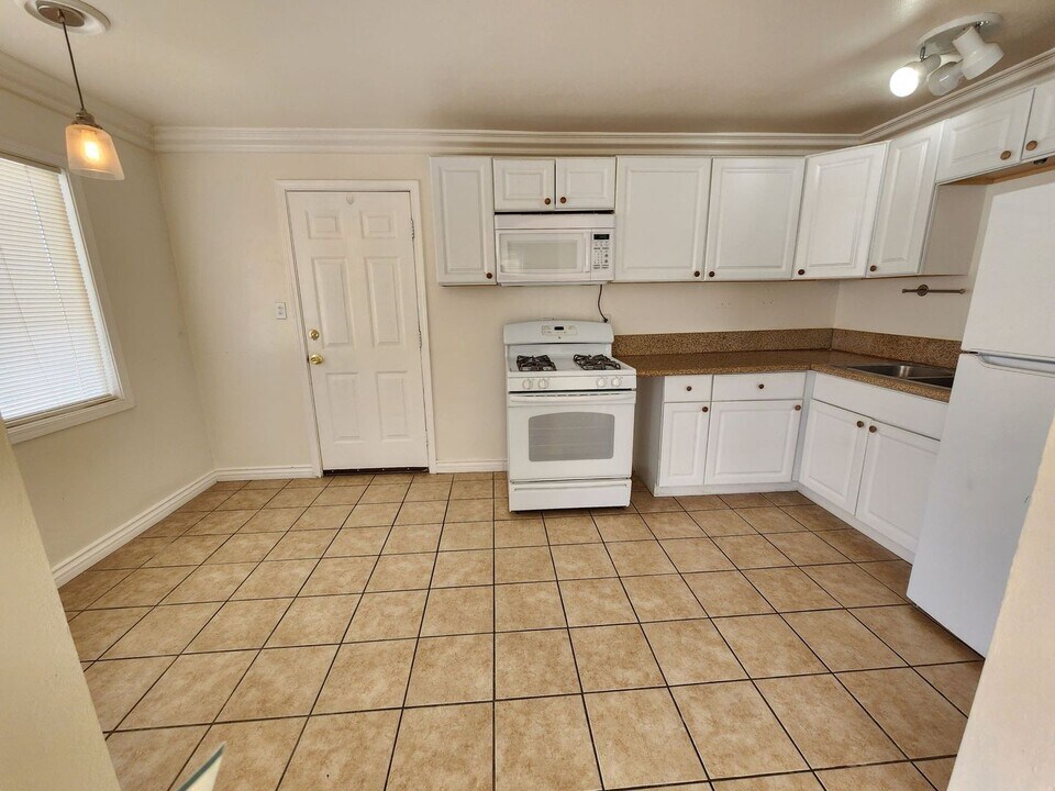 6673 Oasis Ave in Twentynine Palms, CA - Building Photo