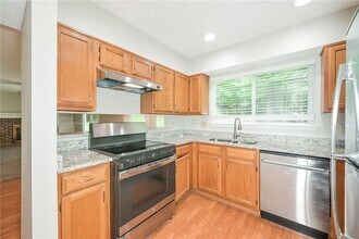 10450 Summer Creek Dr in Alpharetta, GA - Building Photo - Building Photo
