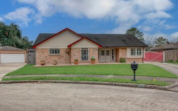 9723 Rathbone Dr in Houston, TX - Building Photo - Building Photo