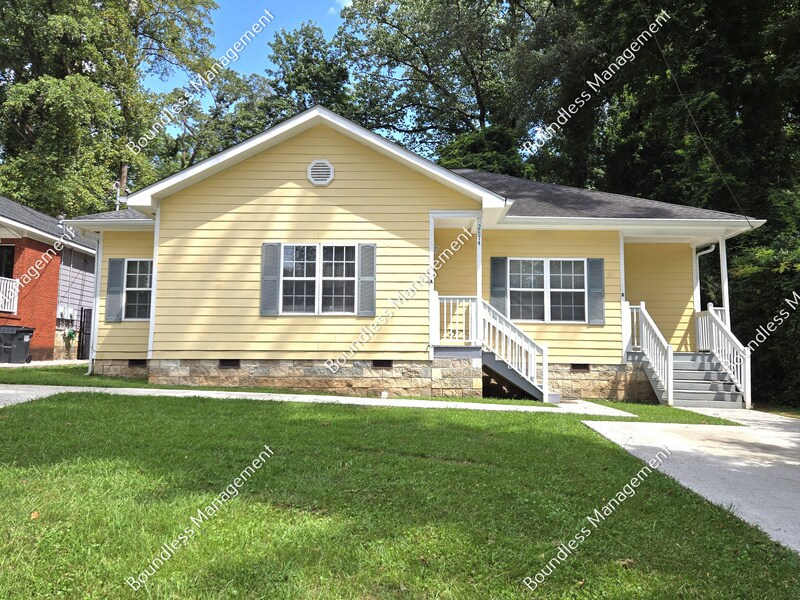 2874 Sylvan Rd in Atlanta, GA - Building Photo
