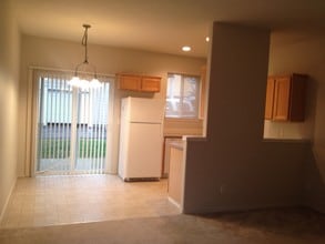 35021 Burt Rd in Saint Helens, OR - Building Photo - Building Photo
