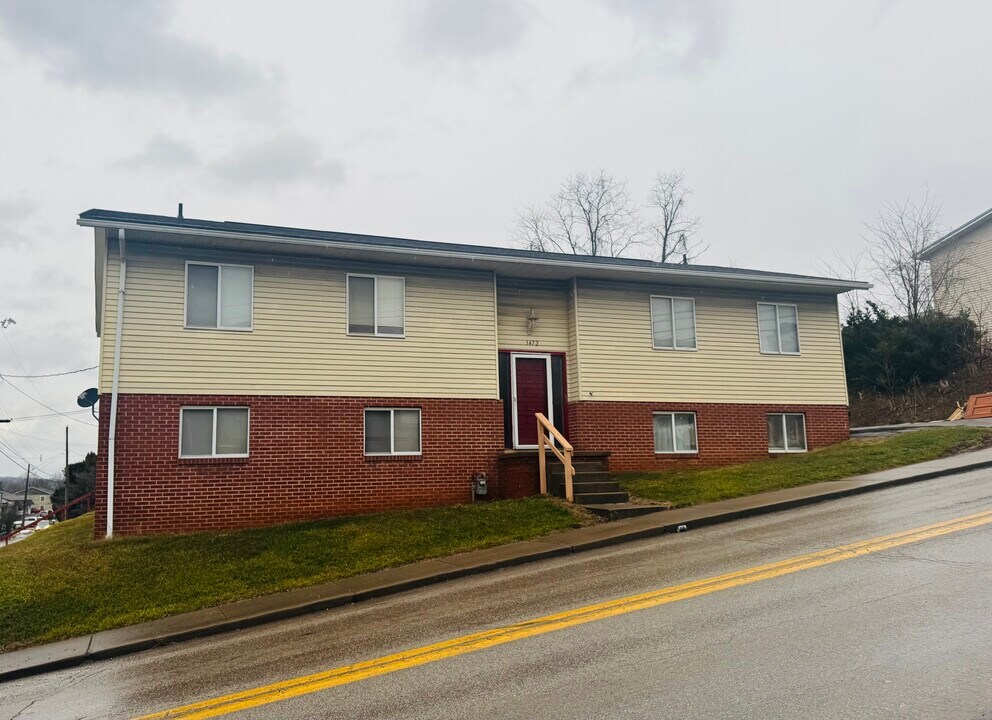 3472 University Ave, Unit B in Morgantown, WV - Building Photo