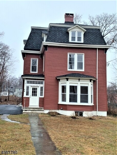 24 Lexington Ave-Unit -2 in Montclair, NJ - Building Photo