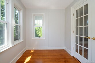 453 Beach Ave in Mamaroneck, NY - Building Photo - Building Photo