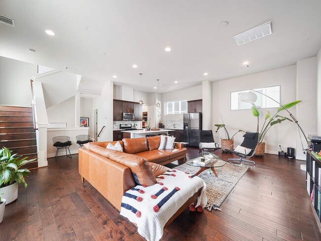 5820 Petty St in Houston, TX - Building Photo - Building Photo