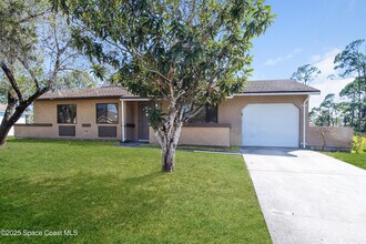 1366 Valerius St SE in Palm Bay, FL - Building Photo - Building Photo
