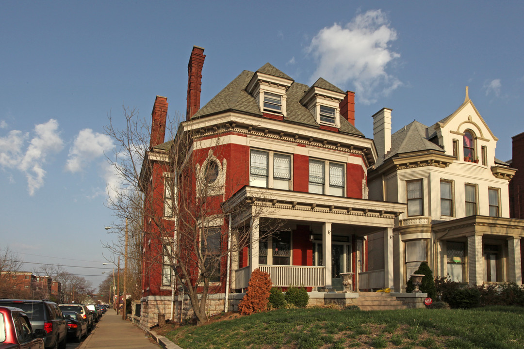 1530 S 3rd St in Louisville, KY - Foto de edificio