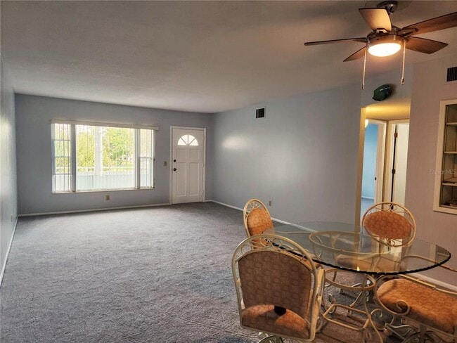 2380 World Pkwy Blvd in Clearwater, FL - Building Photo - Building Photo
