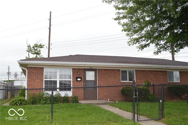 550 Cleveland St in Beech Grove, IN - Foto de edificio - Building Photo