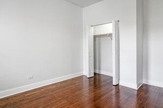 7214 S King Dr, Unit Apt 2 in Chicago, IL - Foto de edificio - Building Photo