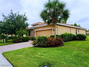 2432 Caslotti Way in Cape Coral, FL - Building Photo - Building Photo