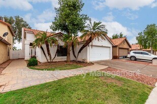 16042 S 44th Pl in Phoenix, AZ - Building Photo