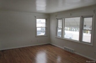 1310 Mill St in Lincoln Park, MI - Building Photo - Building Photo