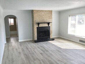 921 Xavier St in Denver, CO - Building Photo - Building Photo