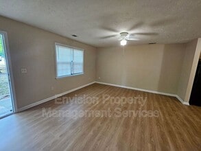 111 Jay Ln in Hampton, GA - Building Photo - Building Photo