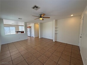 5921 Forest Creek Rd in North Las Vegas, NV - Building Photo - Building Photo