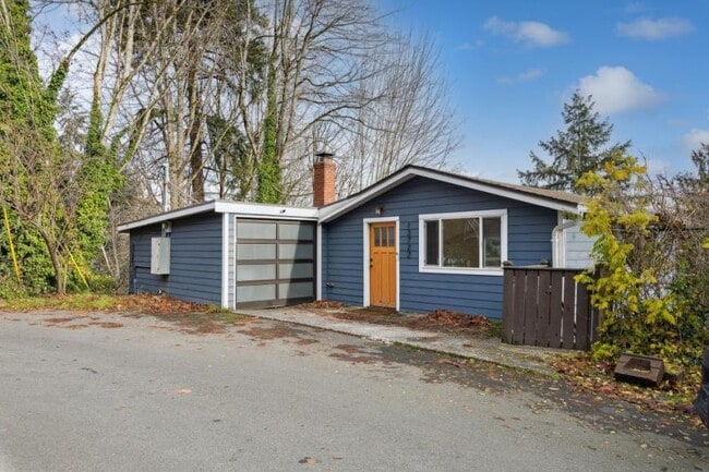 13722 42nd Ave NE in Seattle, WA - Building Photo - Building Photo