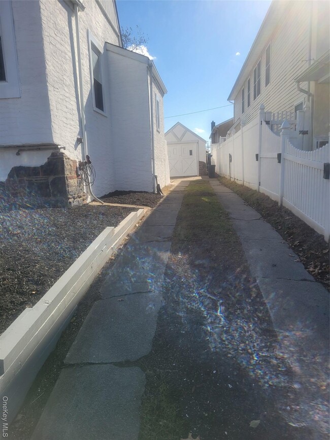 520 E Hudson St in Long Beach, NY - Building Photo - Building Photo