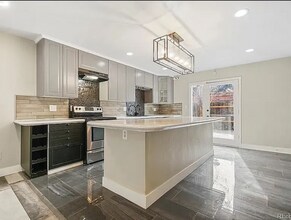7050 W Cedar Ave in Lakewood, CO - Building Photo - Building Photo