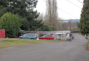 Blockhouse Trailer Park Apartments