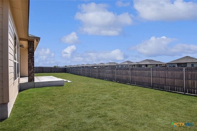 property at 1040 Lakeway Crossing Dr