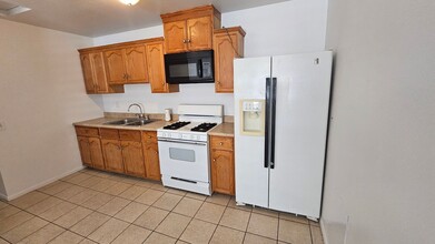 61478 Desert Air Rd-Unit -B in Joshua Tree, CA - Building Photo - Building Photo