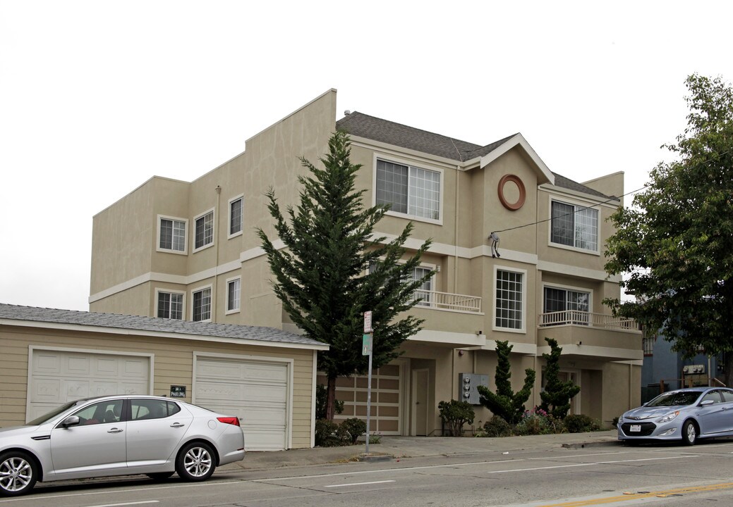 3073 Macarthur Blvd in Oakland, CA - Building Photo