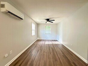 305 Locust St-Unit -A in Clarksville, TN - Foto de edificio - Building Photo