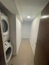 4681 SW 33rd Ave in Fort Lauderdale, FL - Building Photo - Building Photo