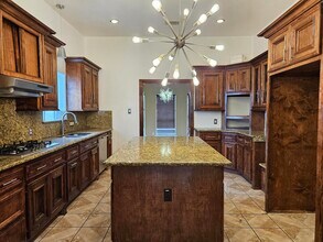 5027 Creekmont Dr in Houston, TX - Building Photo - Building Photo