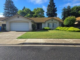 348 Leffler Pl in Turlock, CA - Building Photo