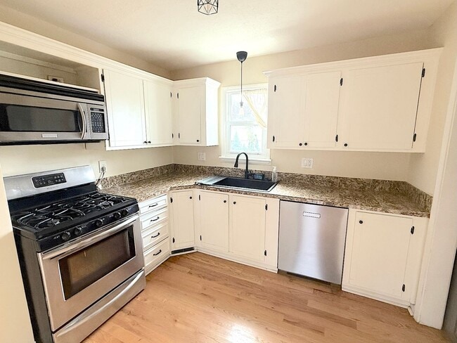 2934 Holly St in Kansas City, MO - Building Photo - Building Photo