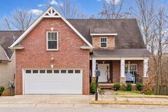 632 Hidden Valley Dr in Clarksville, TN - Building Photo - Building Photo